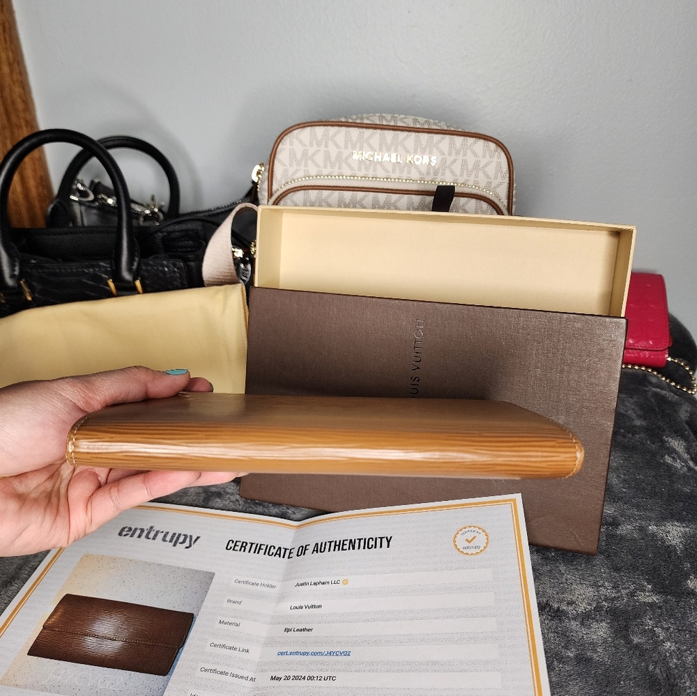 LV wallet Epi Leather